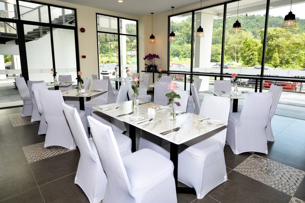 Official Website of The Qamar – Book With Us For The Best Deals!
