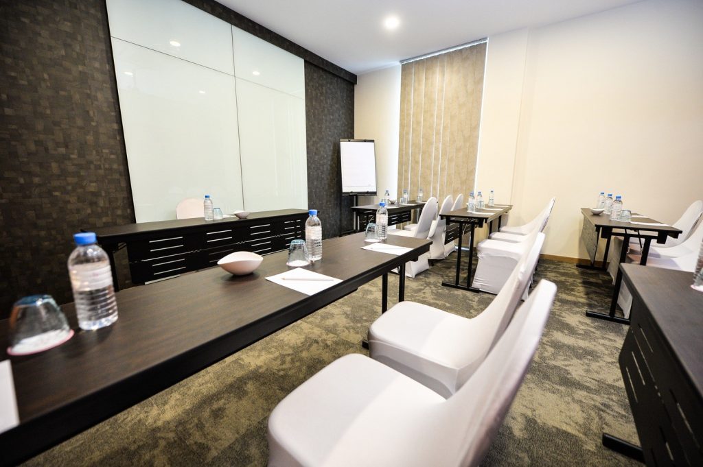 Official Website of The Qamar – Book With Us For The Best Deals!