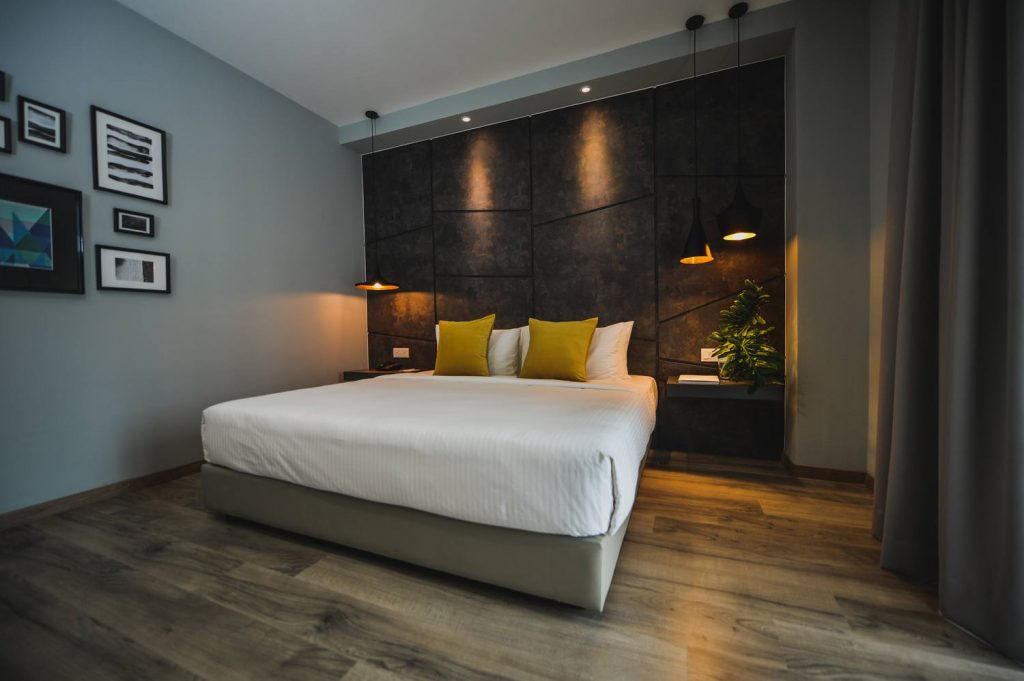 Official Website of The Qamar – Book With Us For The Best Deals!