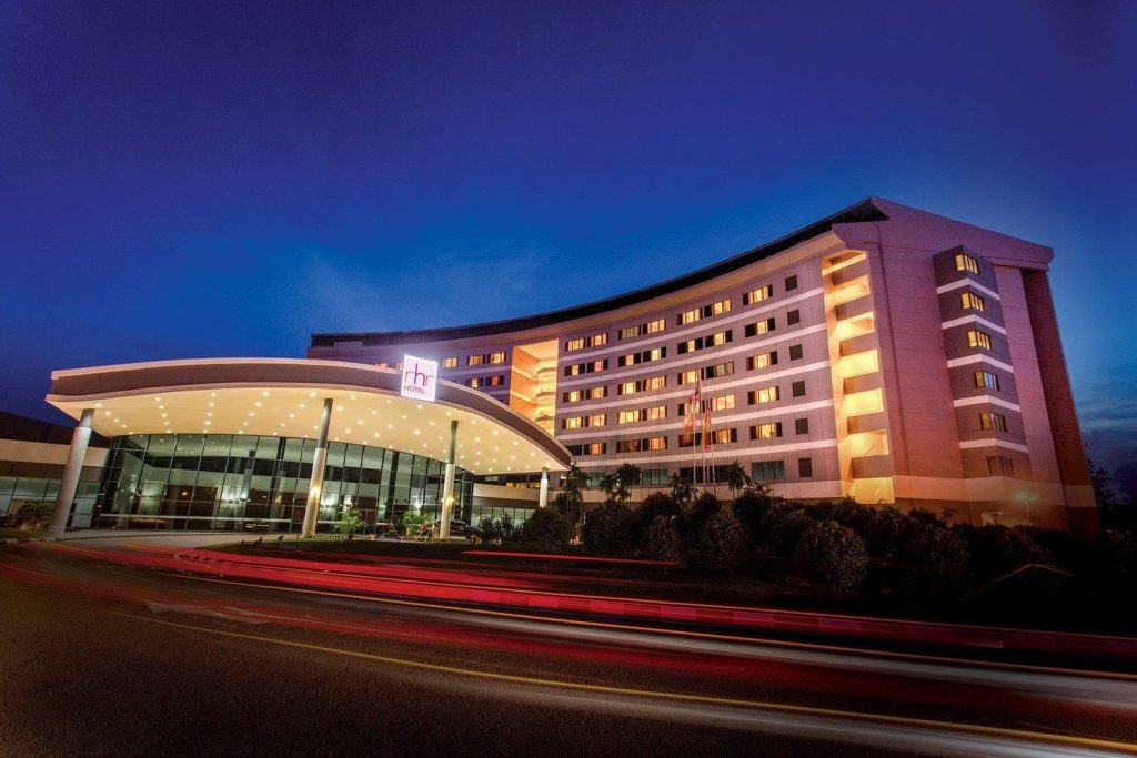 Official Website of The Qamar – Book With Us For The Best Deals!