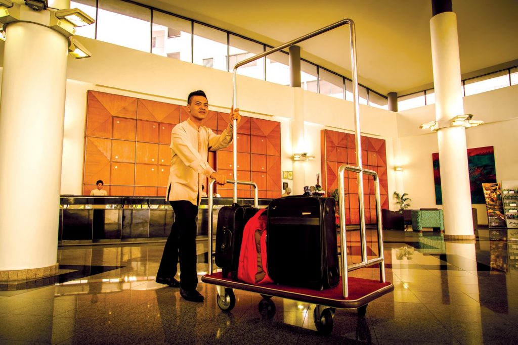 Official Website of The Qamar – Book With Us For The Best Deals!